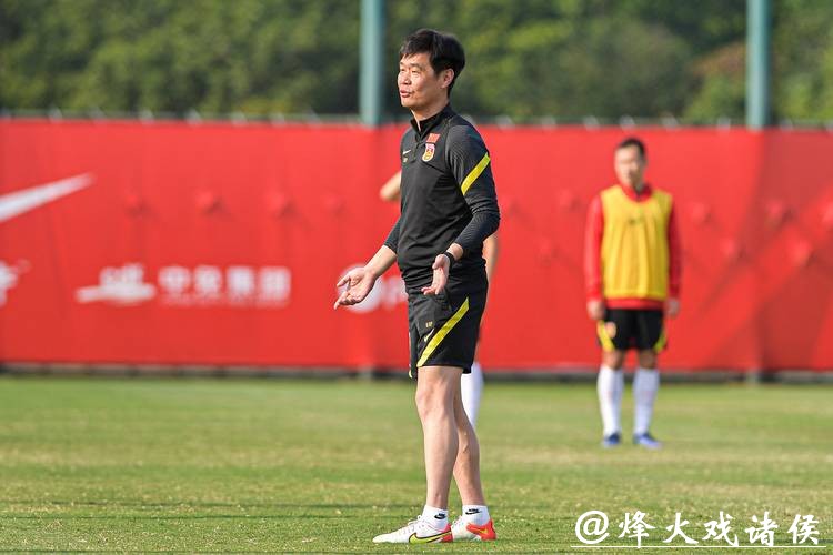 肇庆集训:蒋光太搭档18岁新秀!李霄鹏急找减压位,国足“青春工具箱”真能找对路吗? 肇庆集训:蒋光太搭档18岁新秀!李霄鹏急找减压位,国足“青春工具箱”真能找对路吗?